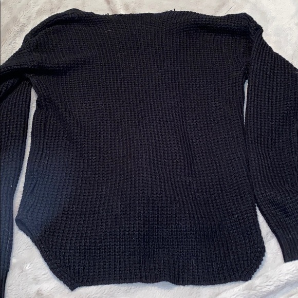 Black Knitted V Neck - Picture 2 of 2